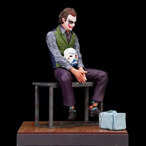 اسباب بازی اکشن فیگور جوکر نشسته Joker Action Figure _اسباب بازی اکشن فیگور